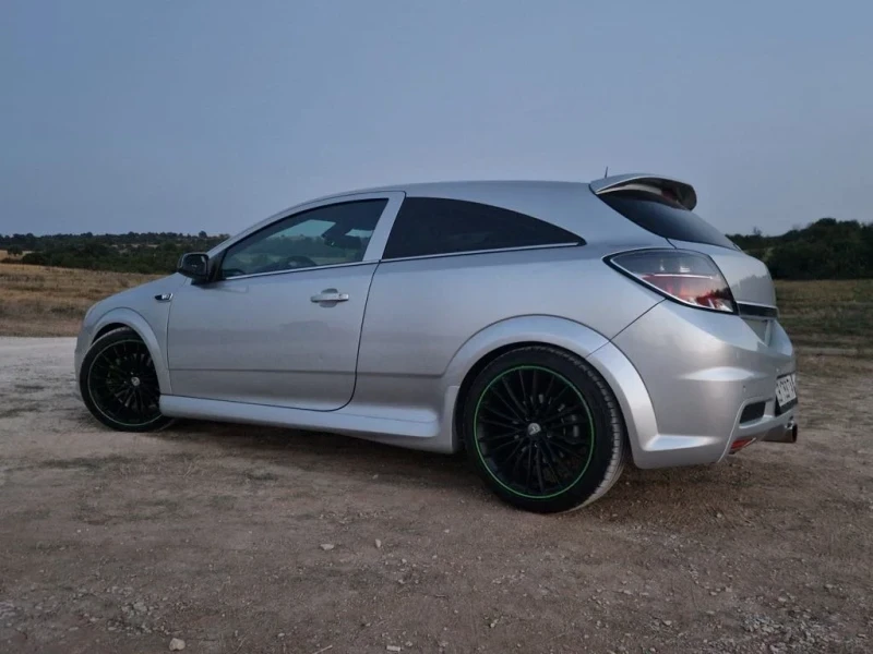 Opel Astra OPC - изображение 4