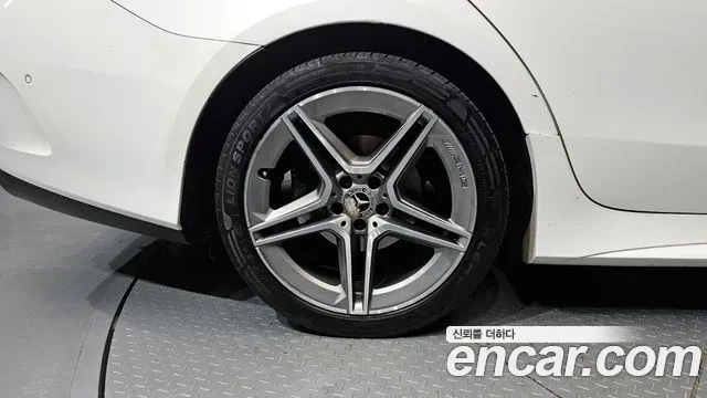 Mercedes-Benz CLS 300, снимка 4 - Автомобили и джипове - 54908504