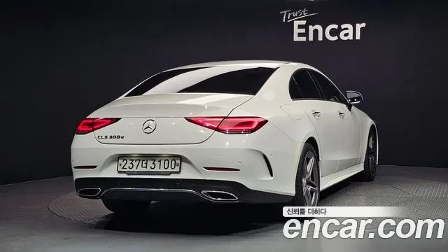 Mercedes-Benz CLS 300, снимка 2 - Автомобили и джипове - 54908504