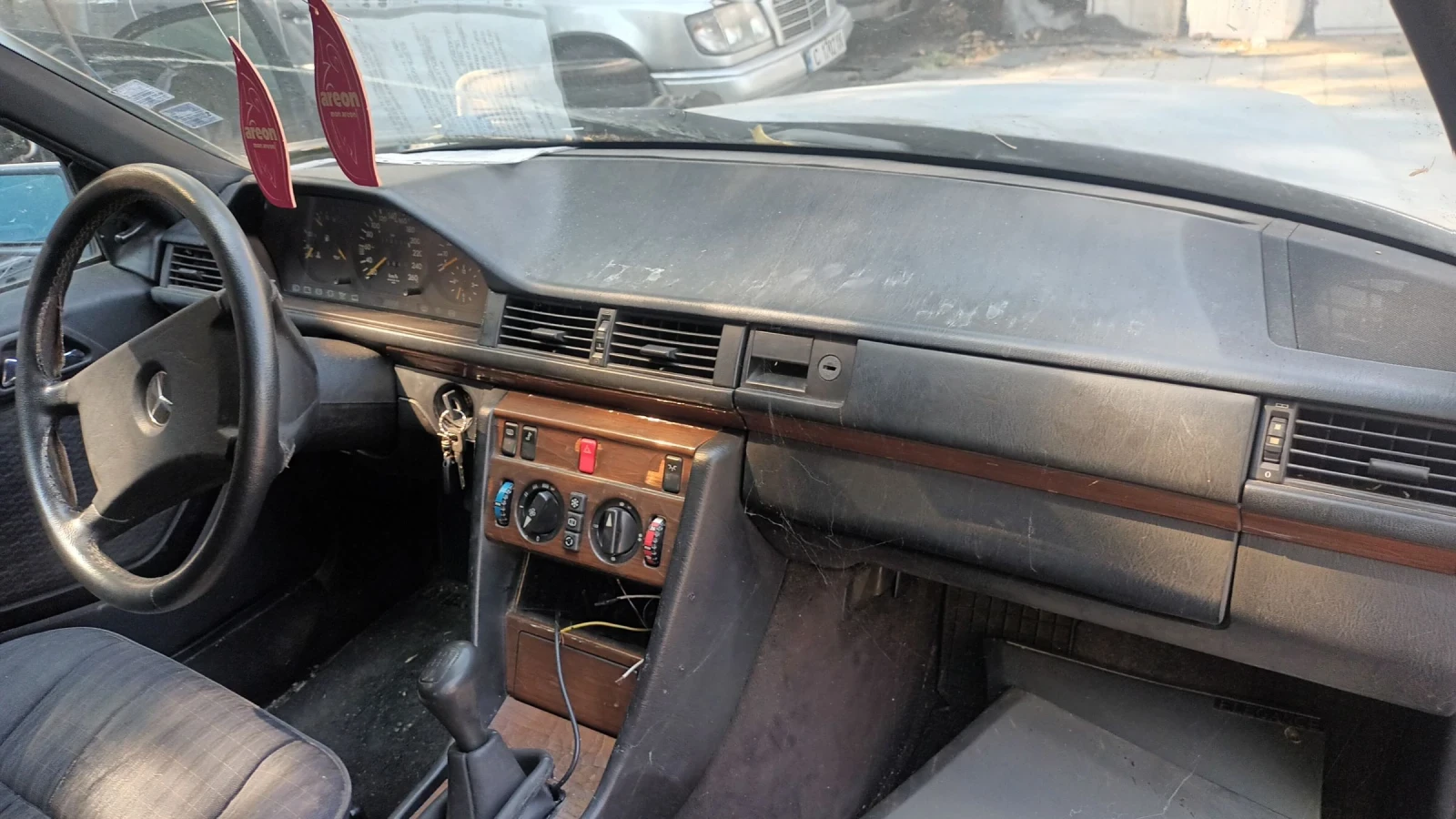 Mercedes-Benz E 200 | Mobile.bg   15