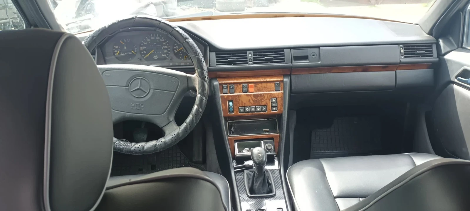 Mercedes-Benz E 200  - изображение 9