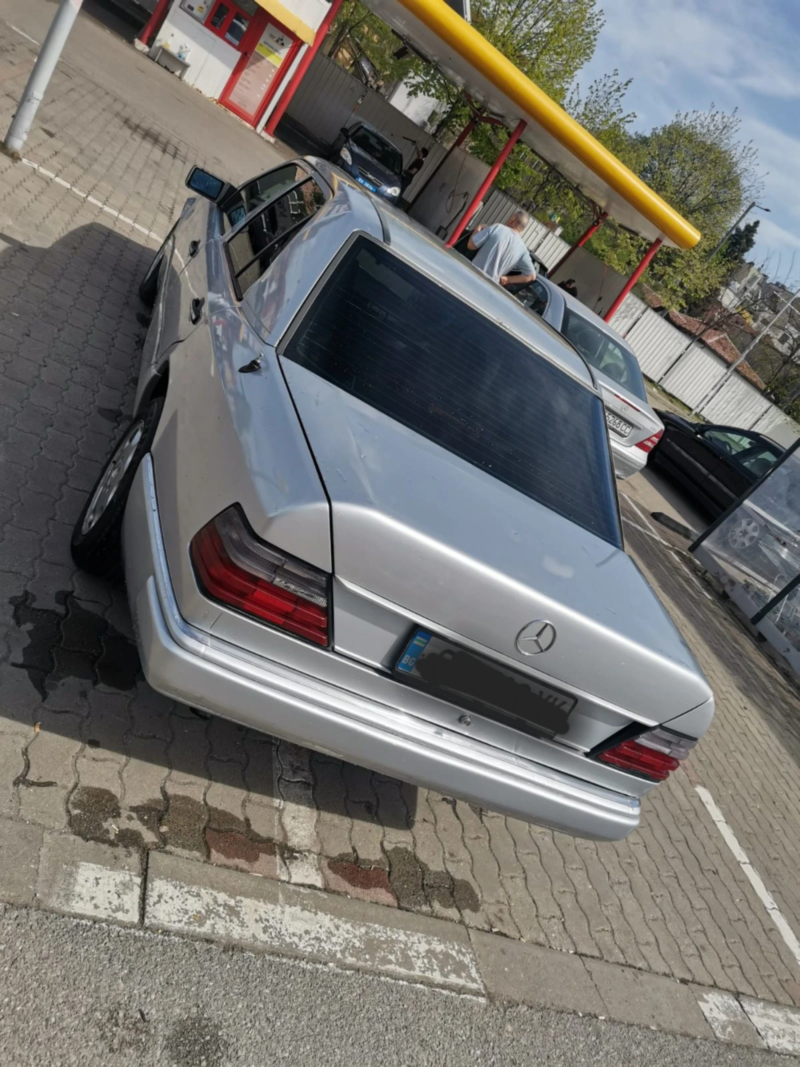 Mercedes-Benz E 200  - изображение 5