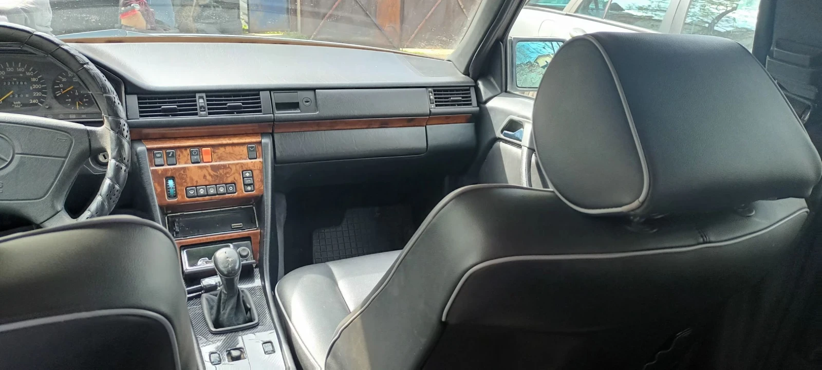 Mercedes-Benz E 200  - изображение 10