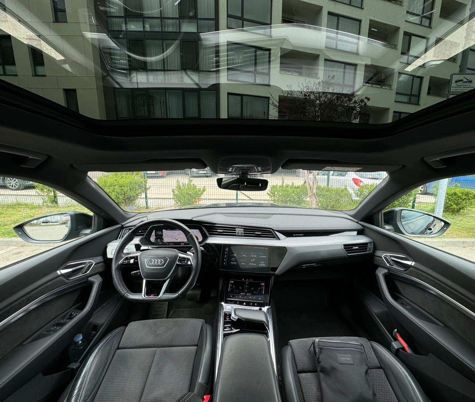 Audi E-Tron 55 S-line / Black Edition / 95kw - изображение 9