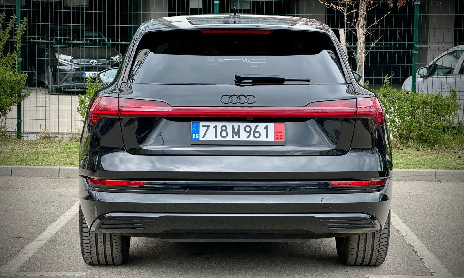 Audi E-Tron 55 S-line / Black Edition / 95kw - изображение 7