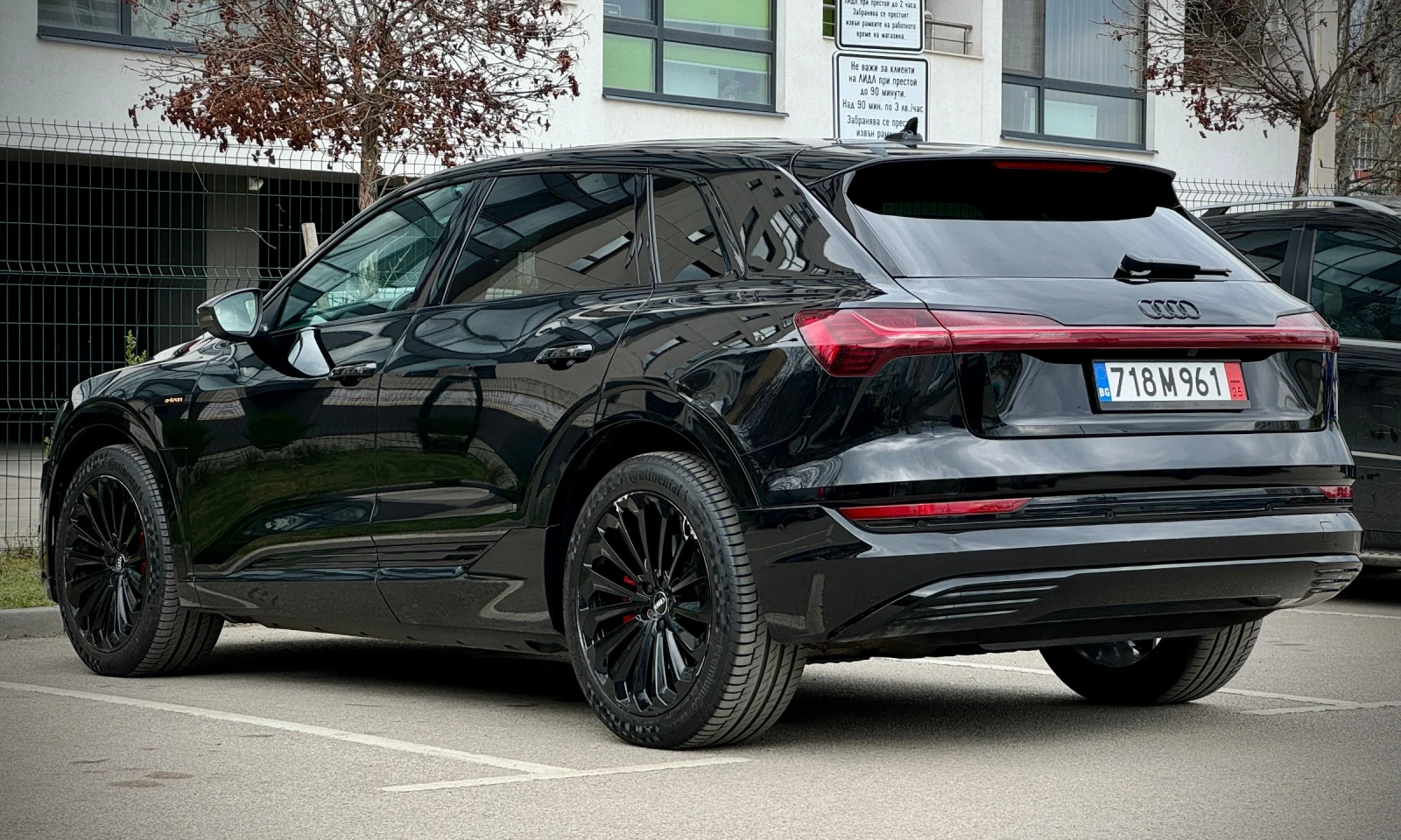 Audi E-Tron 55 S-line / Black Edition / 95kw - изображение 4