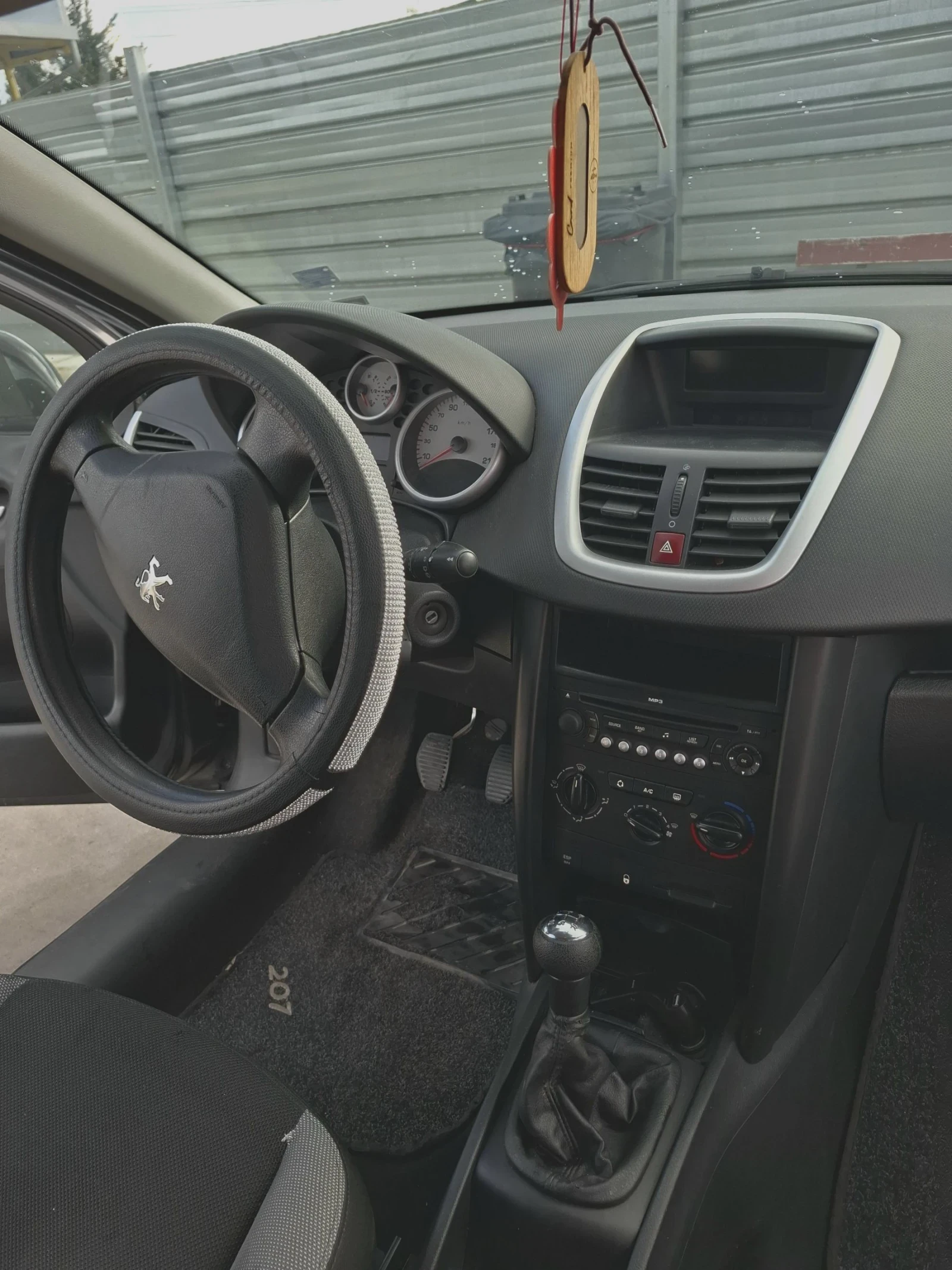 Peugeot 207 1.4 HDI - изображение 10