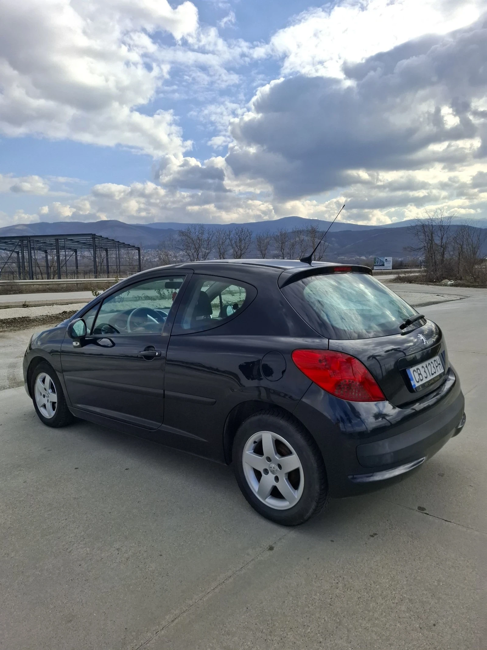 Peugeot 207 1.4 HDI - изображение 4