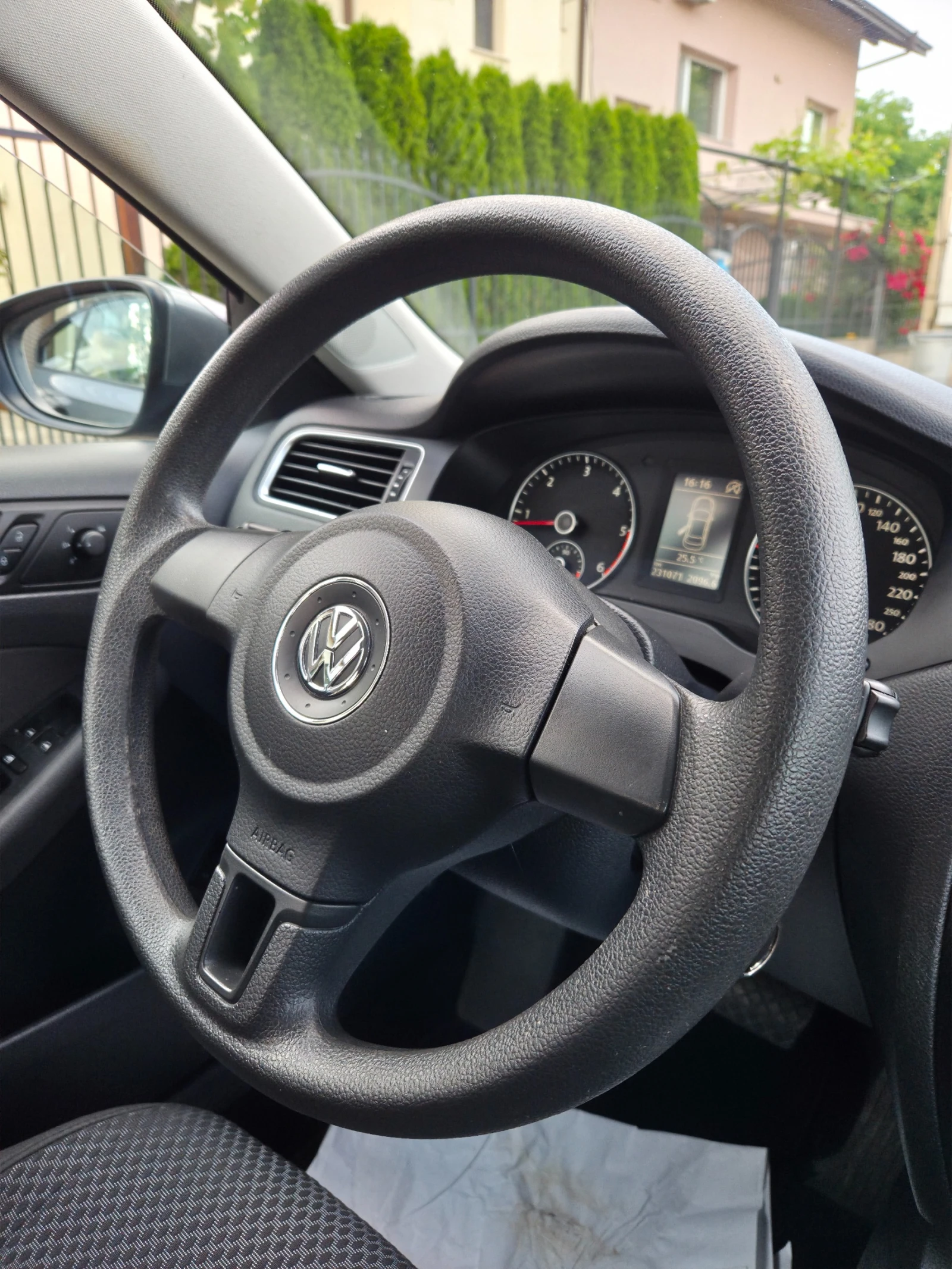 VW Jetta 1.6TDI DSG ANDROID - изображение 10