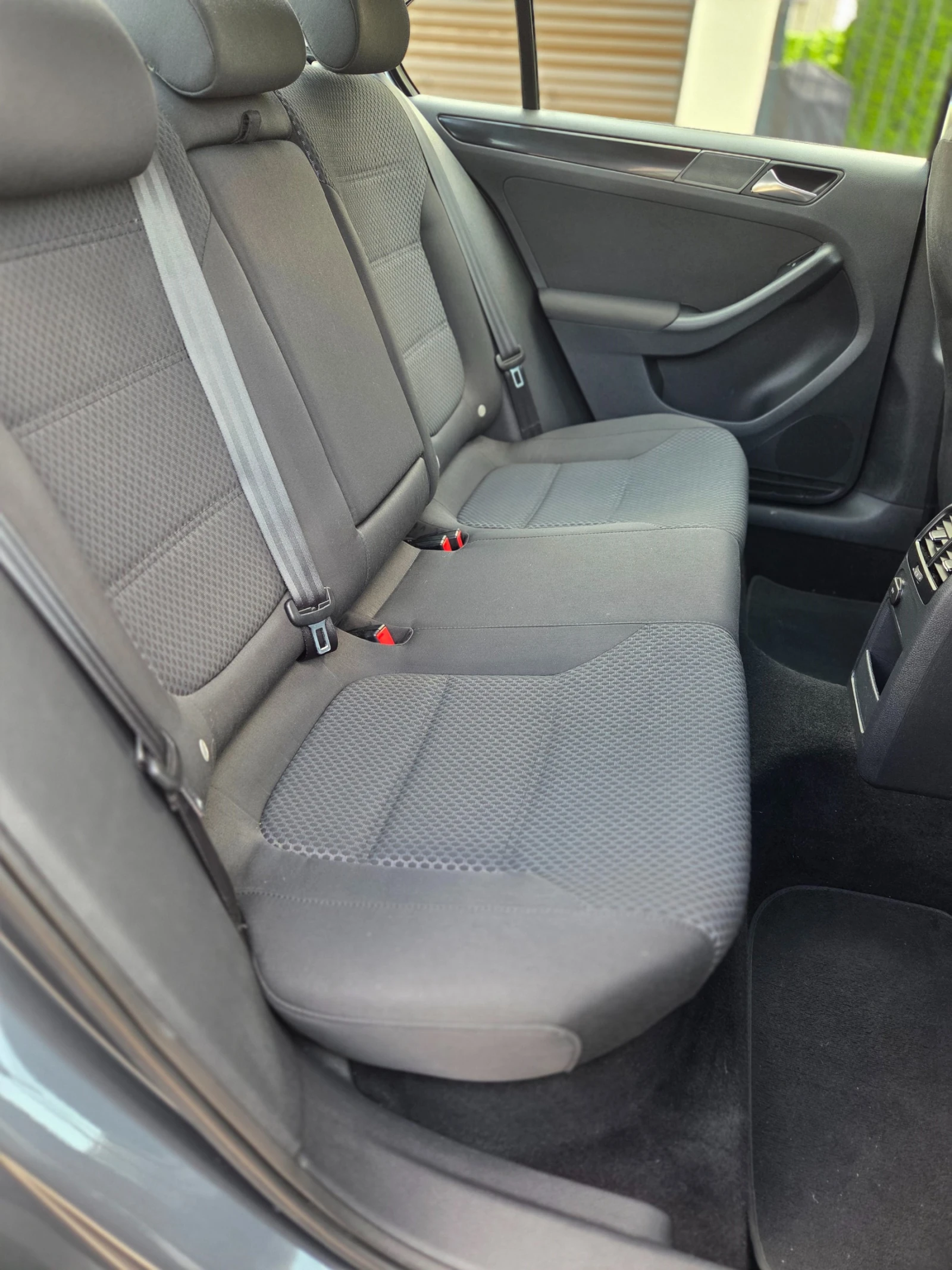 VW Jetta 1.6TDI DSG ANDROID | Mobile.bg   14