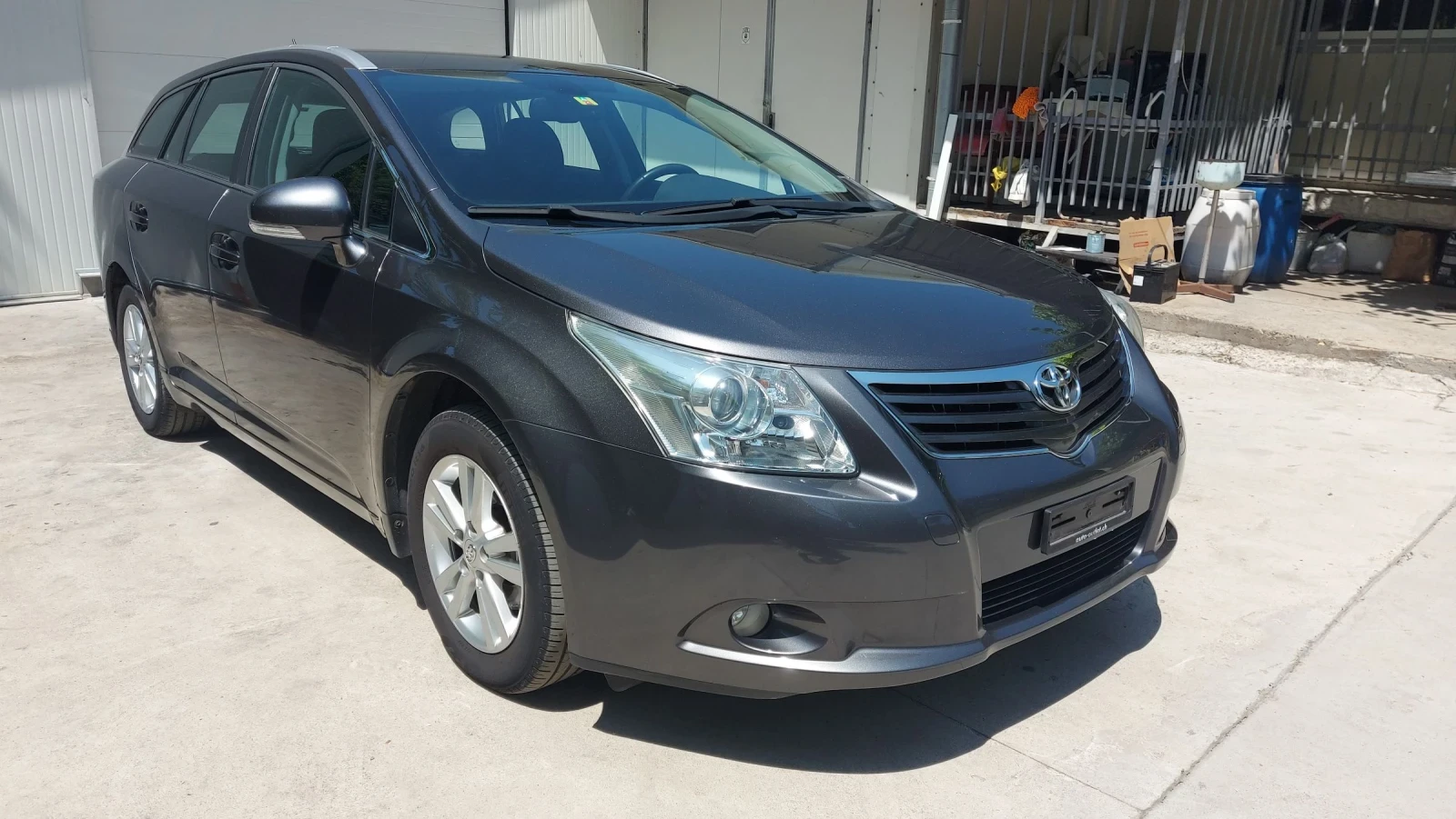 Toyota Avensis Автоматик - изображение 3