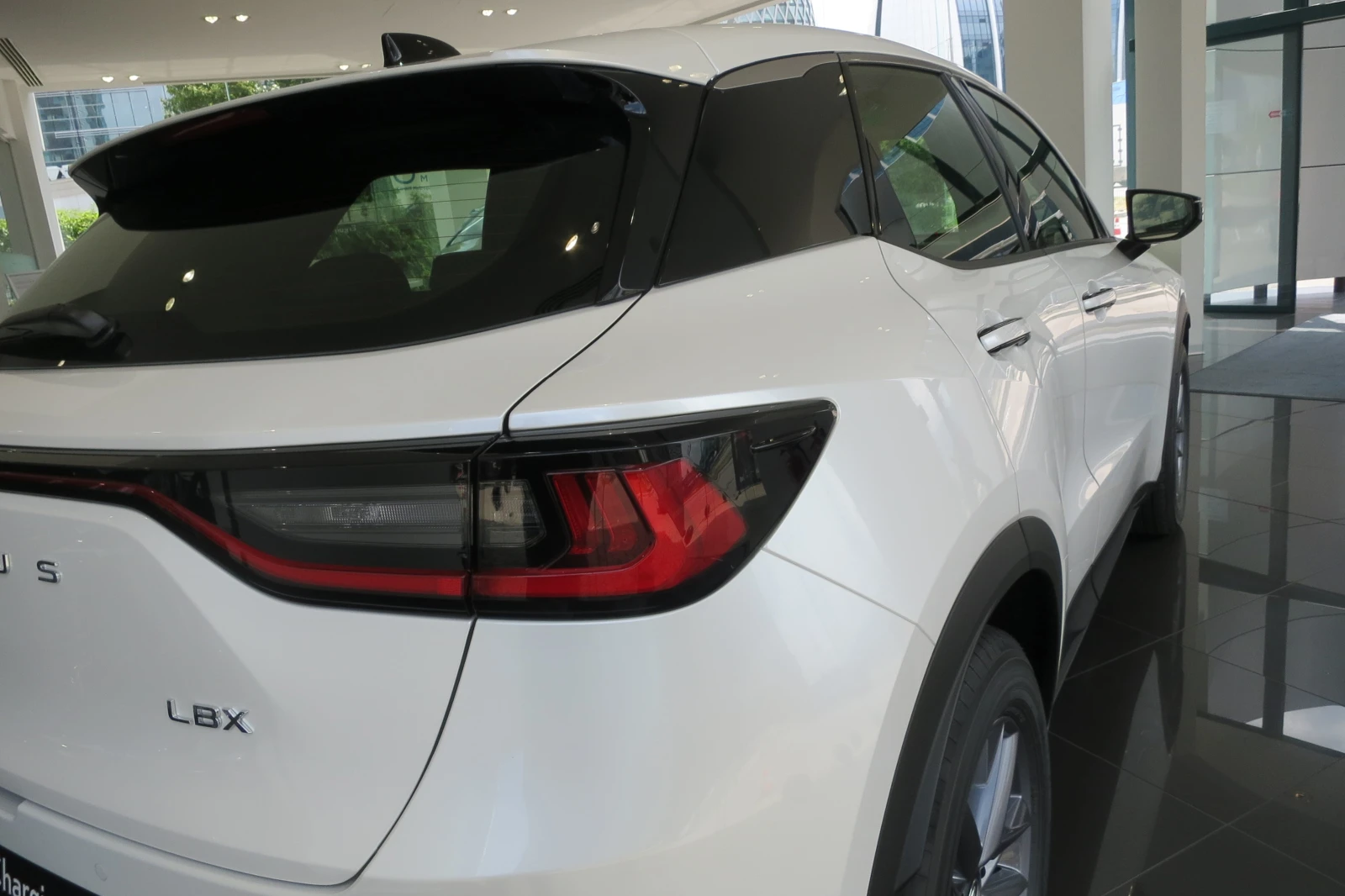 Lexus LBX 0km НОВ от 379 лв./мес. 10 Г.ГАРАНЦИЯ - изображение 7