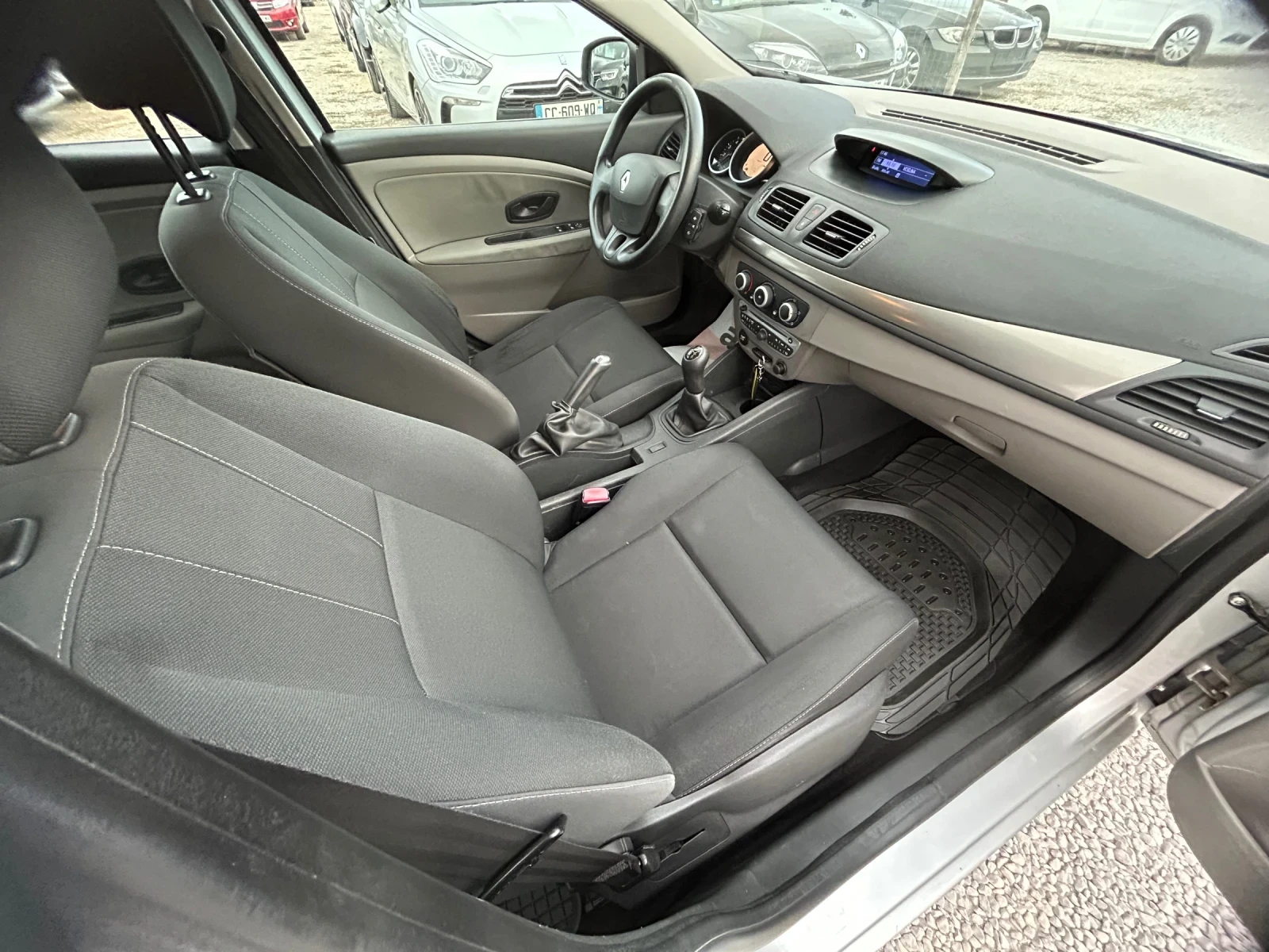 Renault Megane 1.5DCi/EURO 5B/90K.C./НОВ ВНОС - изображение 9