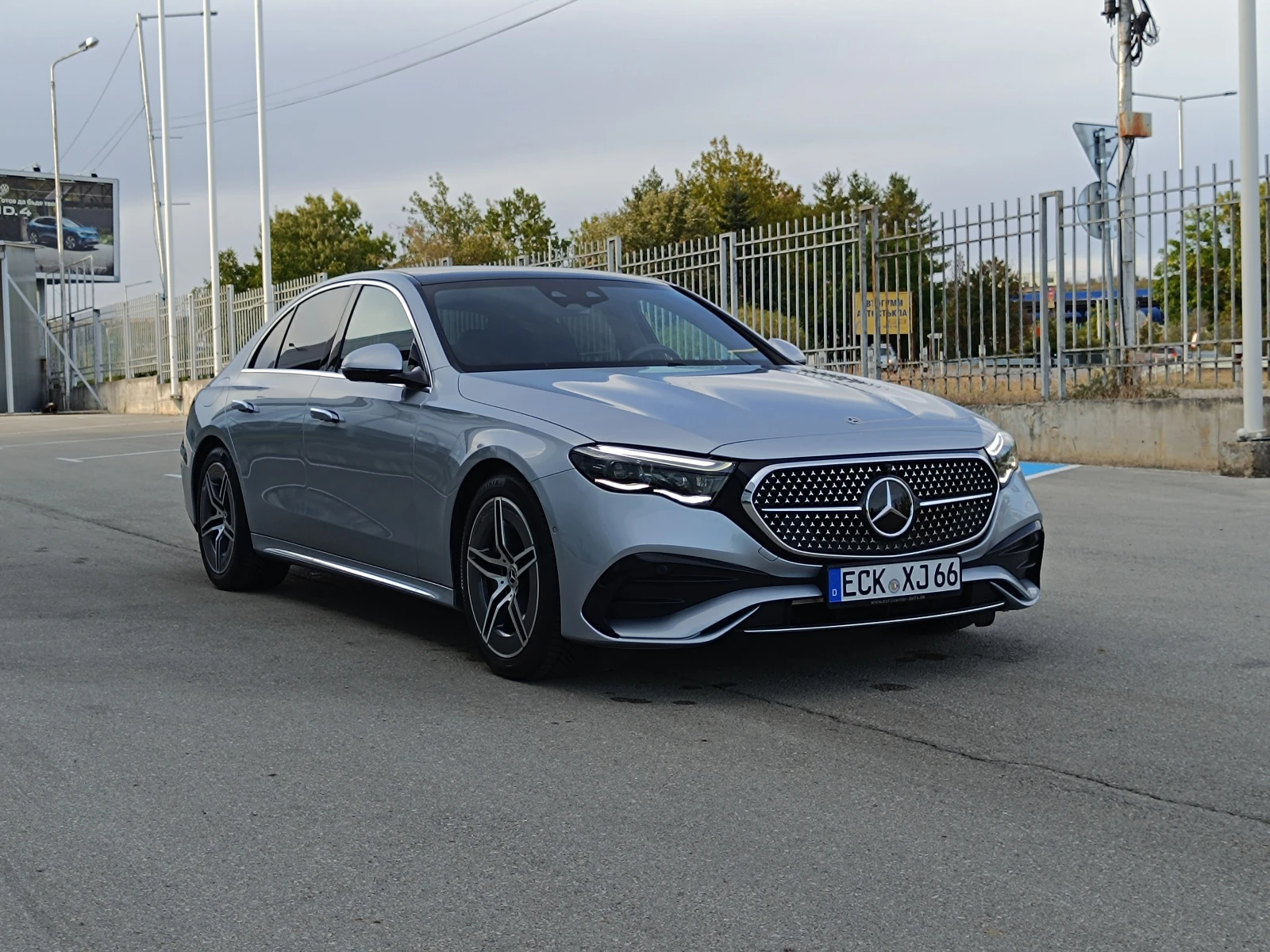 Mercedes-Benz E 220 d | 4 Matic | AMG | В гаранция - изображение 3