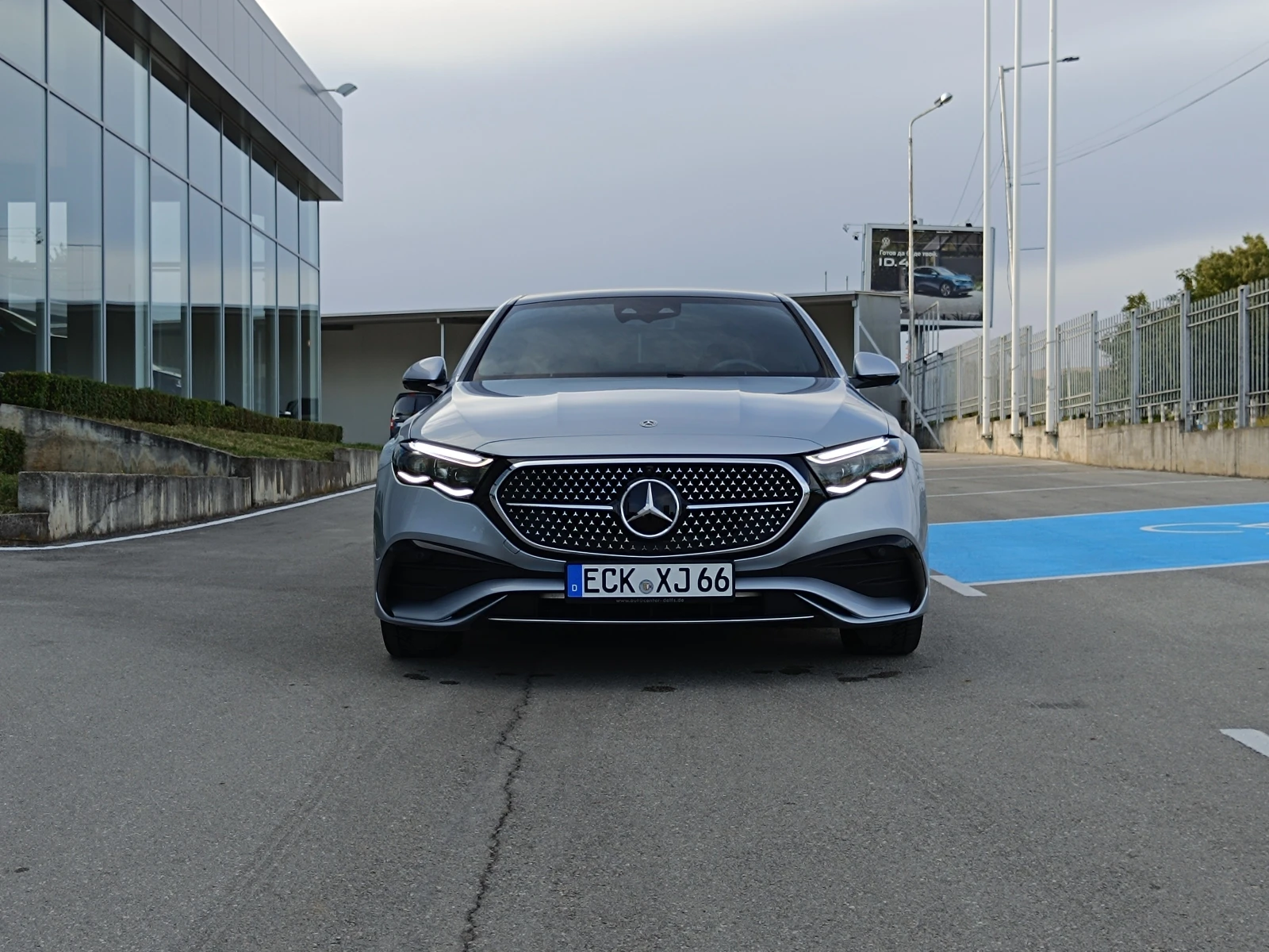 Mercedes-Benz E 220 d | 4 Matic | AMG | В гаранция - изображение 2