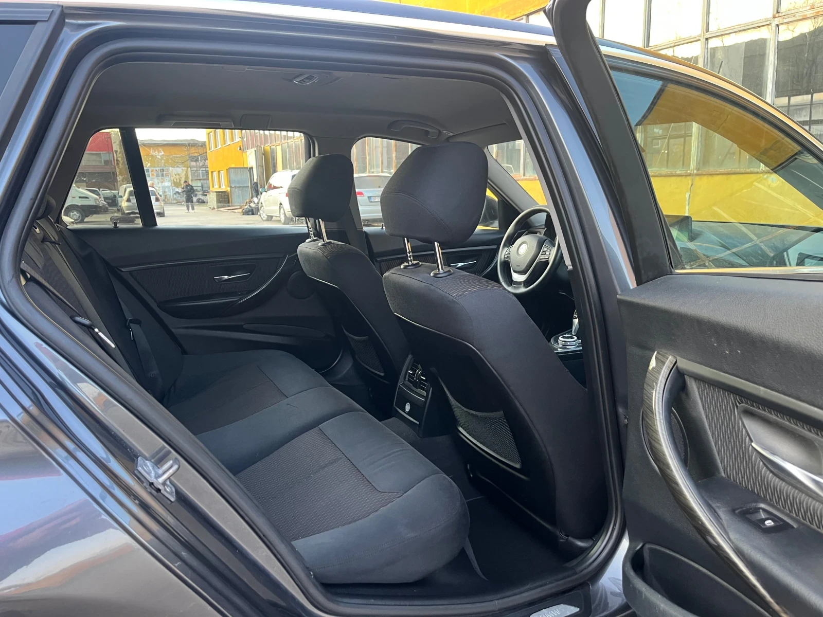 BMW 318 Luxury* ИТАЛИЯ, снимка 13 - Автомобили и джипове - 53952567