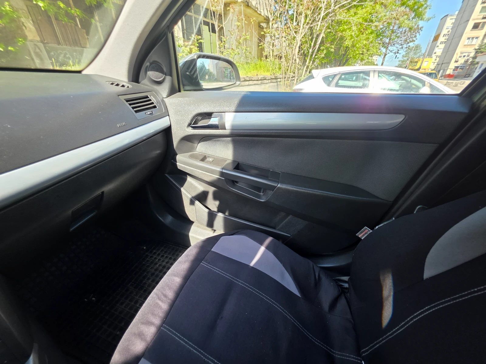 Opel Astra 1.6 combi benzin/gas, снимка 12 - Автомобили и джипове - 54344308