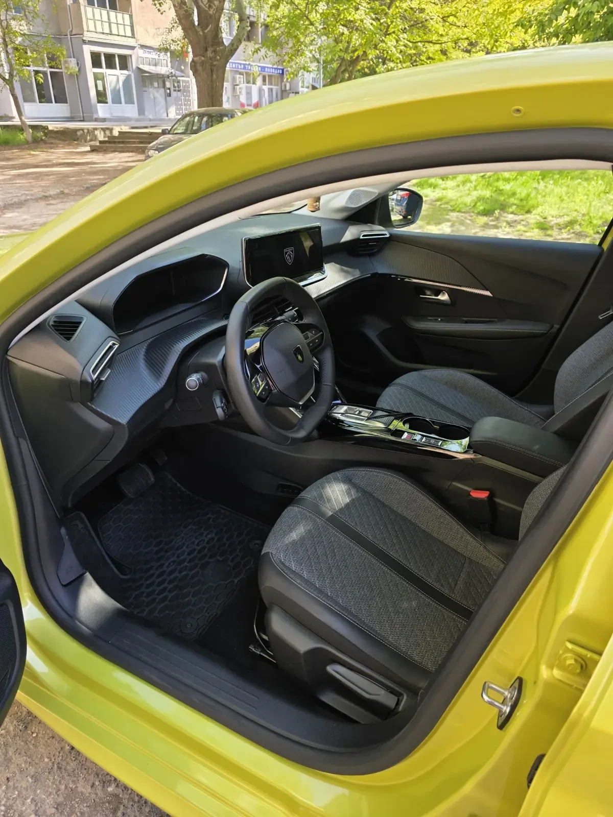 Peugeot 208 e-208 Allure, снимка 6 - Автомобили и джипове - 54347897