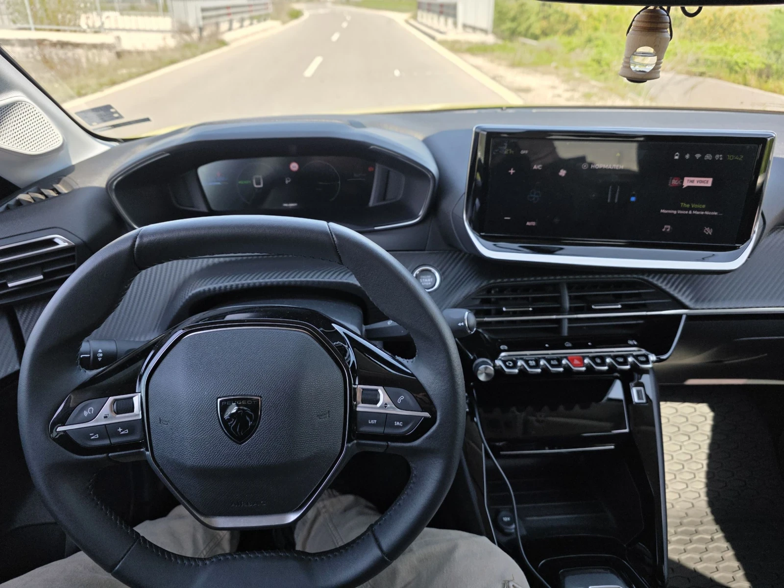 Peugeot 208 e-208 Allure, снимка 9 - Автомобили и джипове - 54347897