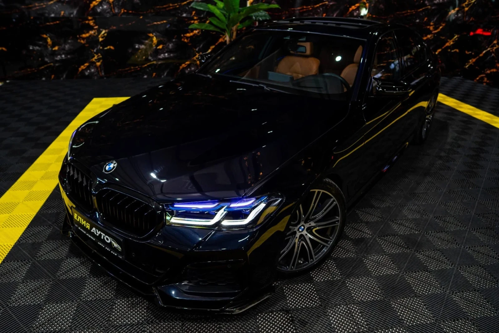 BMW 550 D XDRIVE FACELIFT M PACK H&K HUD ЛИЗИНГ 100%, снимка 2 - Автомобили и джипове - 54477442