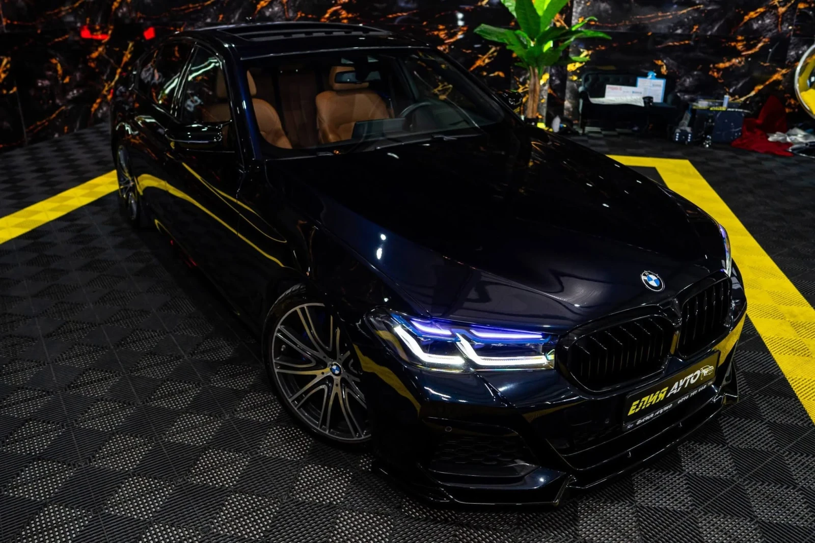 BMW 550 D XDRIVE FACELIFT M PACK H&K HUD ЛИЗИНГ 100%, снимка 5 - Автомобили и джипове - 54477442