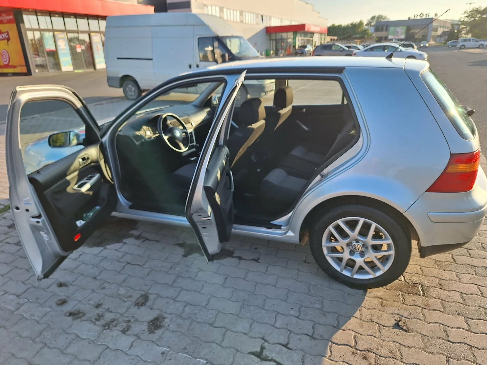 VW Golf, снимка 6 - Автомобили и джипове - 54653588