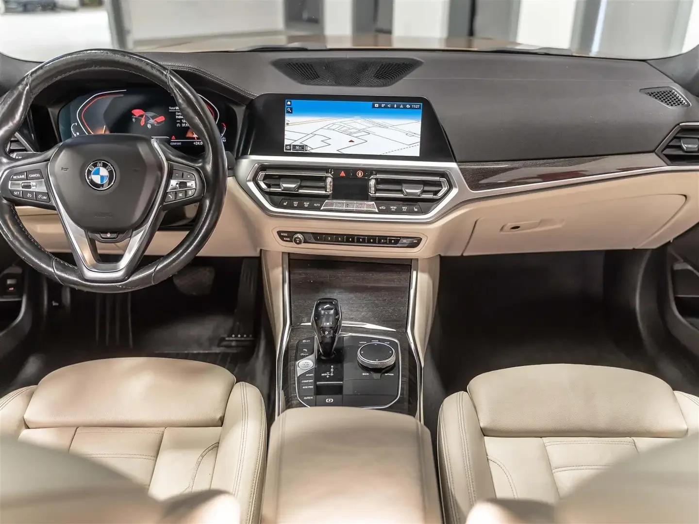 BMW 330 xDrive, снимка 8 - Автомобили и джипове - 54946164