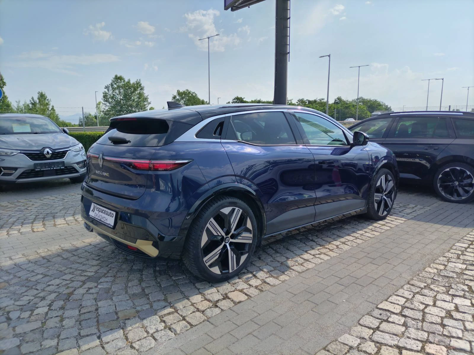Renault Megane E-Tech/60kWh/220 к.с. /optimum charge/ICONIC, снимка 4 - Автомобили и джипове - 55129040