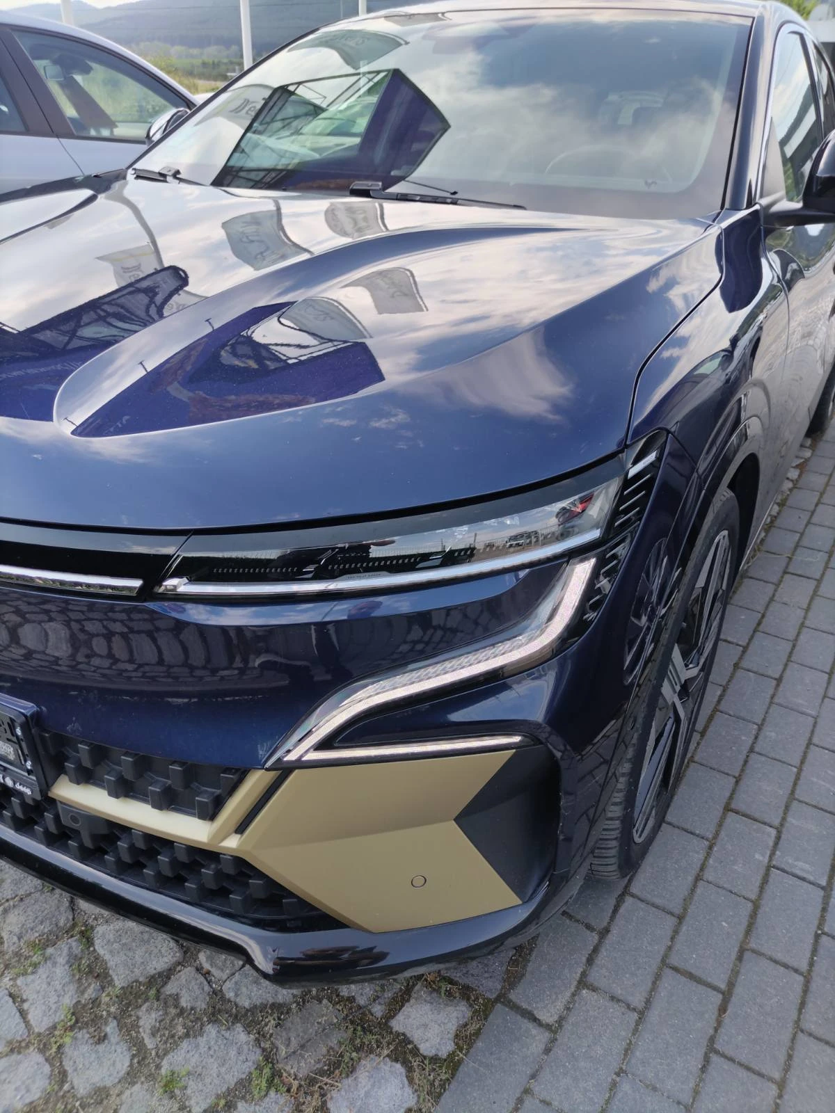 Renault Megane E-Tech/60kWh/220 к.с. /optimum charge/ICONIC, снимка 8 - Автомобили и джипове - 55129040