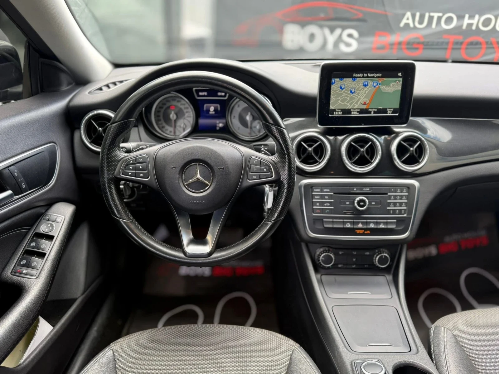 Mercedes-Benz CLA 200 Shooting Brake Sport   Black Edition, снимка 10 - Автомобили и джипове - 55401844