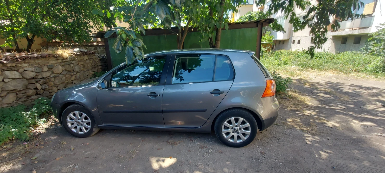 VW Golf 5, снимка 2 - Автомобили и джипове - 55624535