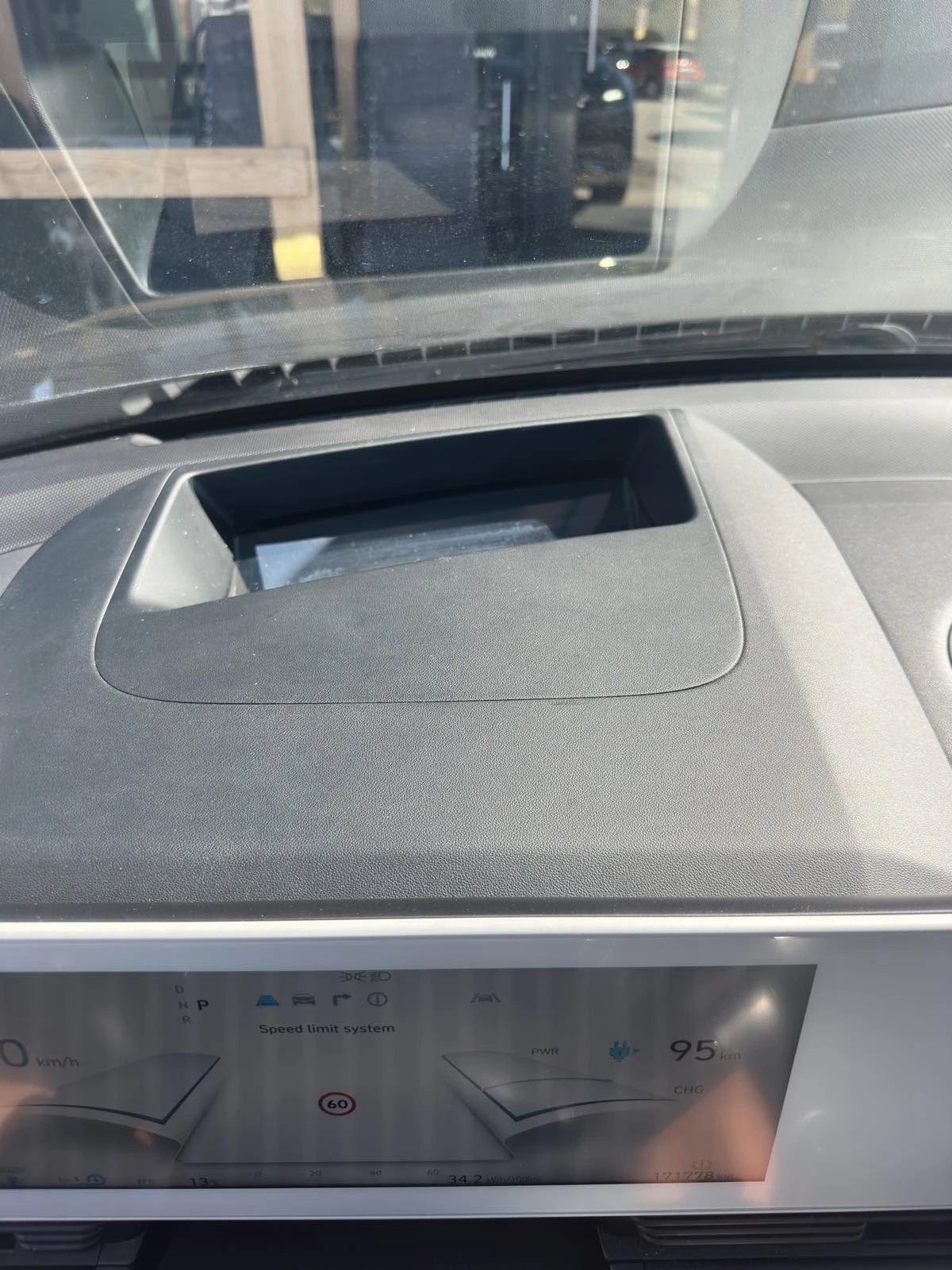 Hyundai Ioniq 5 72.6KWh/PROJECT 45/SOLAR/4X4/305К.С, снимка 16 - Автомобили и джипове - 56336260