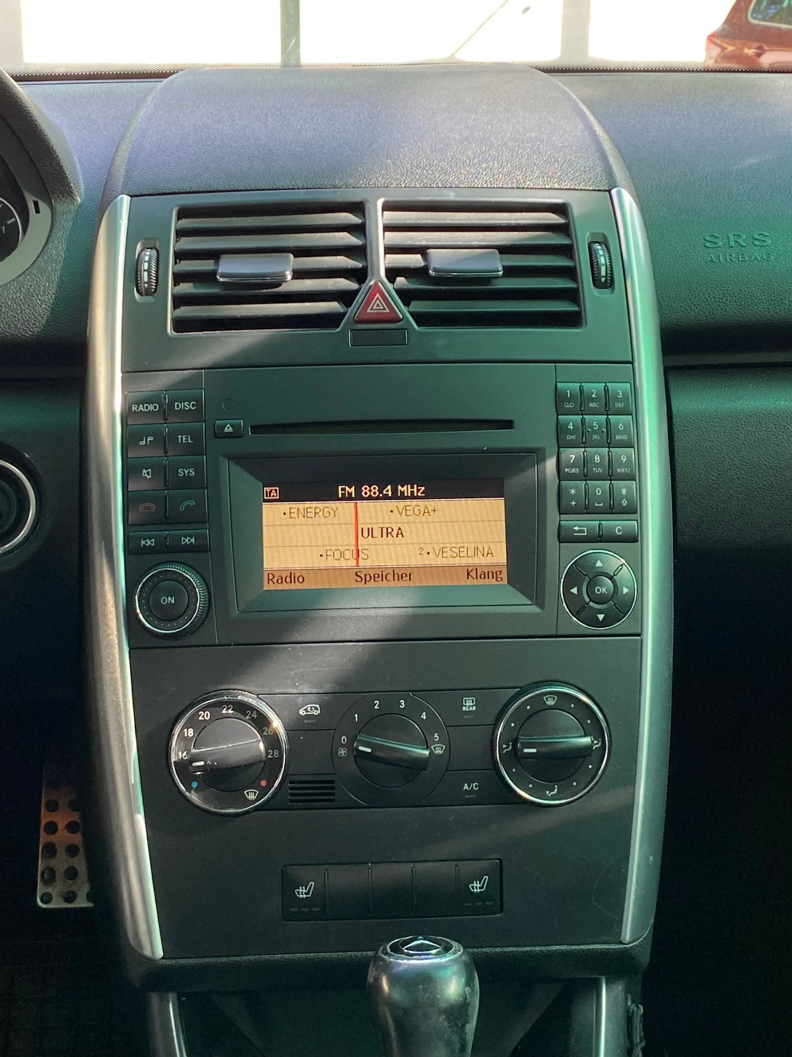 Mercedes-Benz A 180, снимка 9 - Автомобили и джипове - 56409133