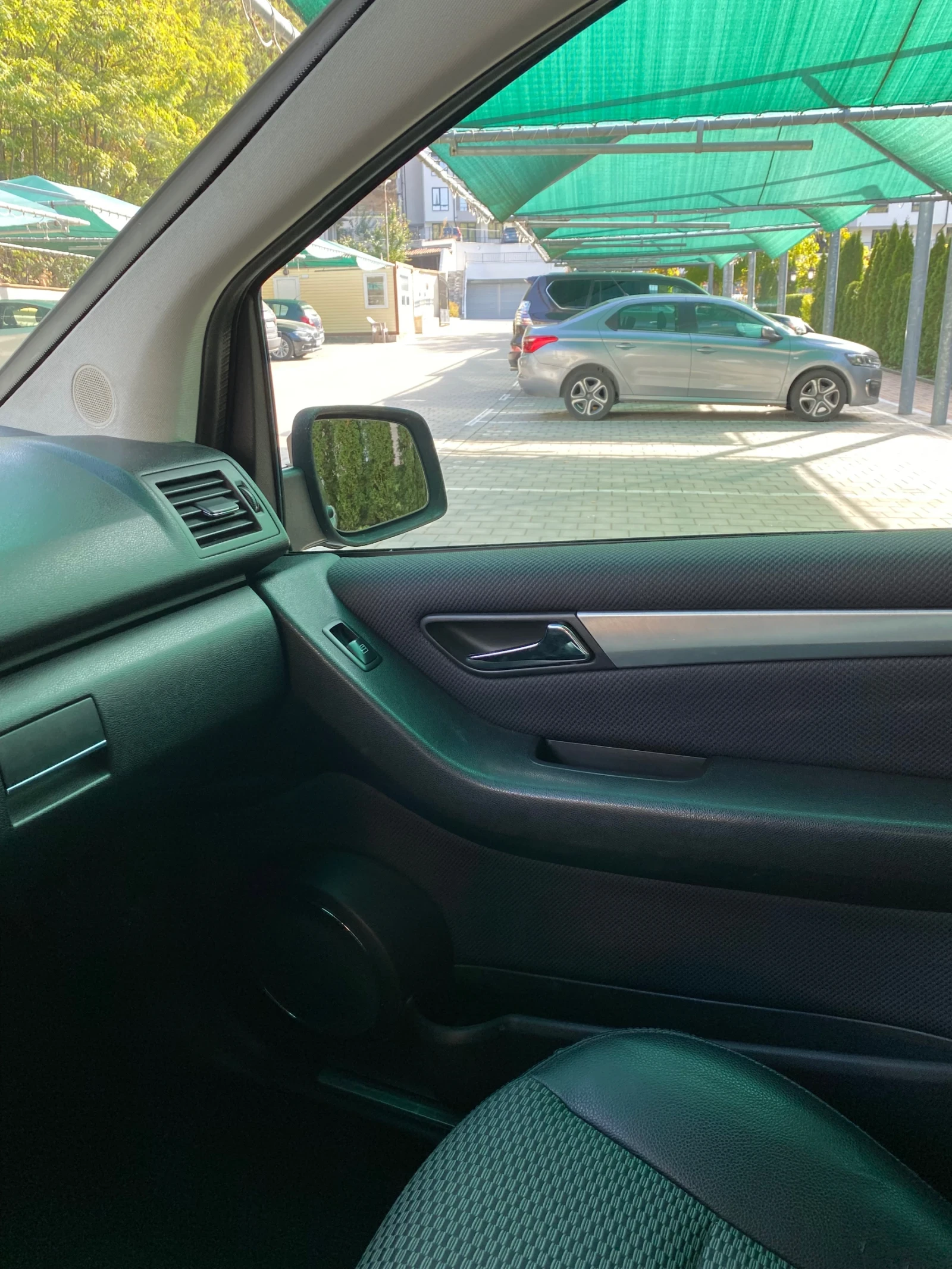 Mercedes-Benz A 180, снимка 12 - Автомобили и джипове - 56409133