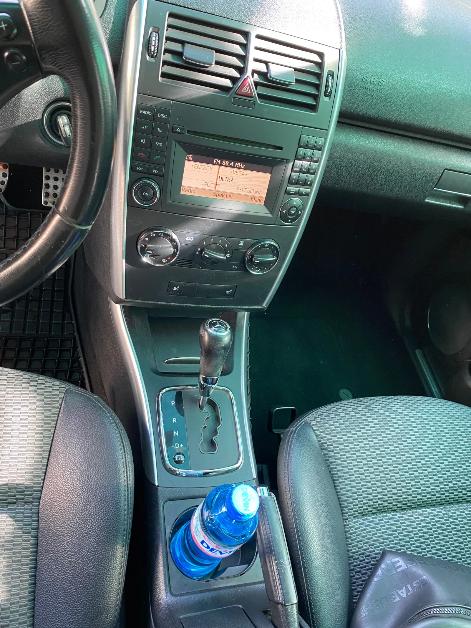 Mercedes-Benz A 180, снимка 13 - Автомобили и джипове - 56409133