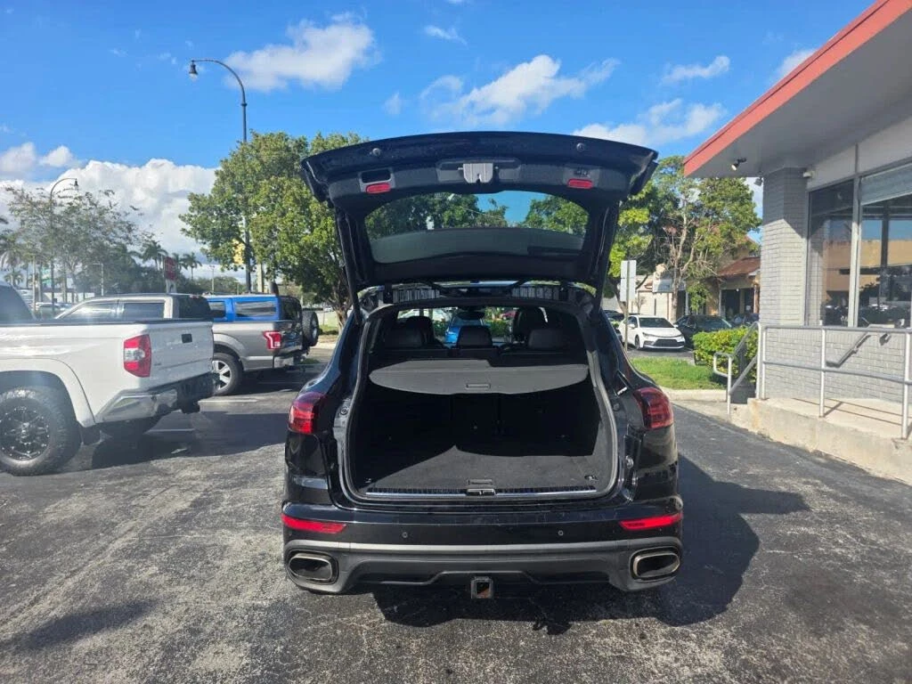 Porsche Cayenne Platinum Edition * PANO* АвтоКредит* (Цена до БГ), снимка 8 - Автомобили и джипове - 53751508