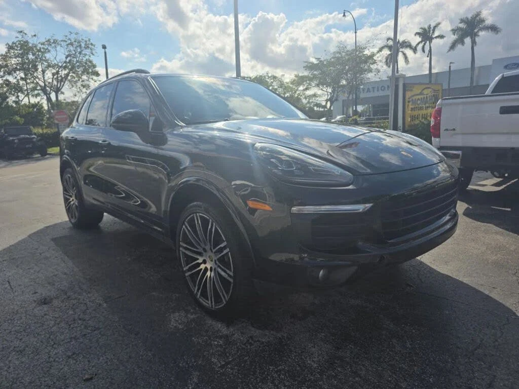 Porsche Cayenne Platinum Edition * PANO* АвтоКредит* (Цена до БГ), снимка 3 - Автомобили и джипове - 53751508