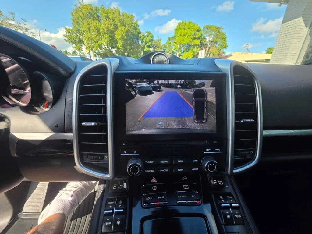 Porsche Cayenne Platinum Edition * PANO* АвтоКредит* (Цена до БГ), снимка 14 - Автомобили и джипове - 53751508