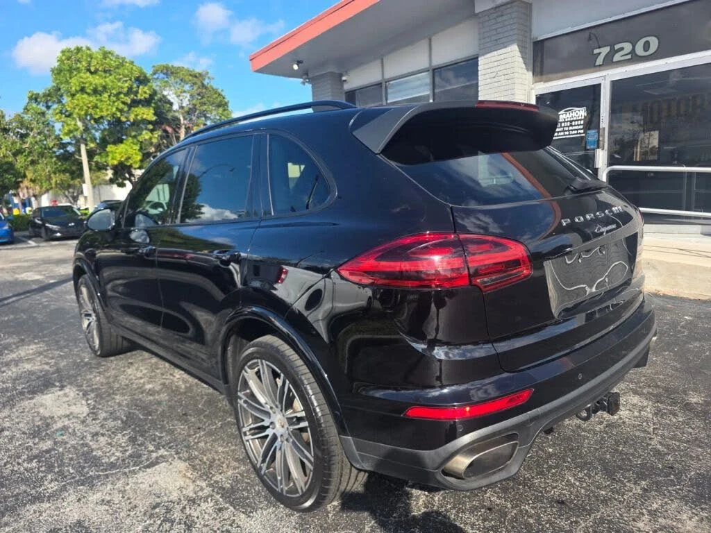 Porsche Cayenne Platinum Edition * PANO* АвтоКредит* (Цена до БГ), снимка 7 - Автомобили и джипове - 53751508