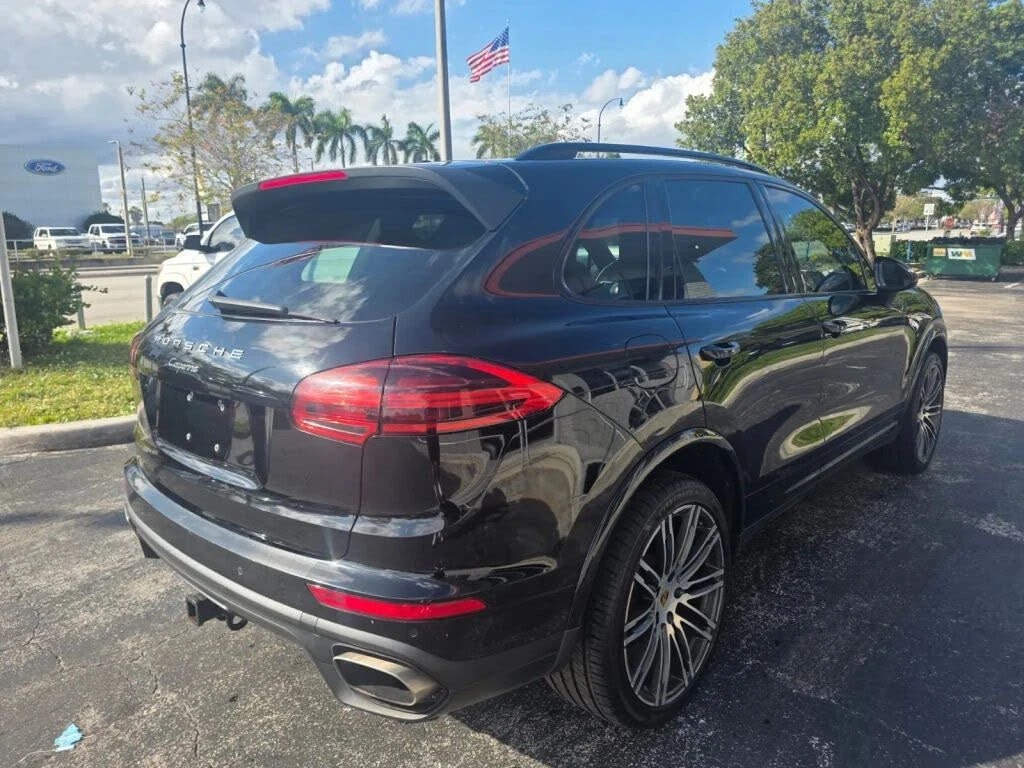Porsche Cayenne Platinum Edition * PANO* АвтоКредит* (Цена до БГ), снимка 6 - Автомобили и джипове - 53751508