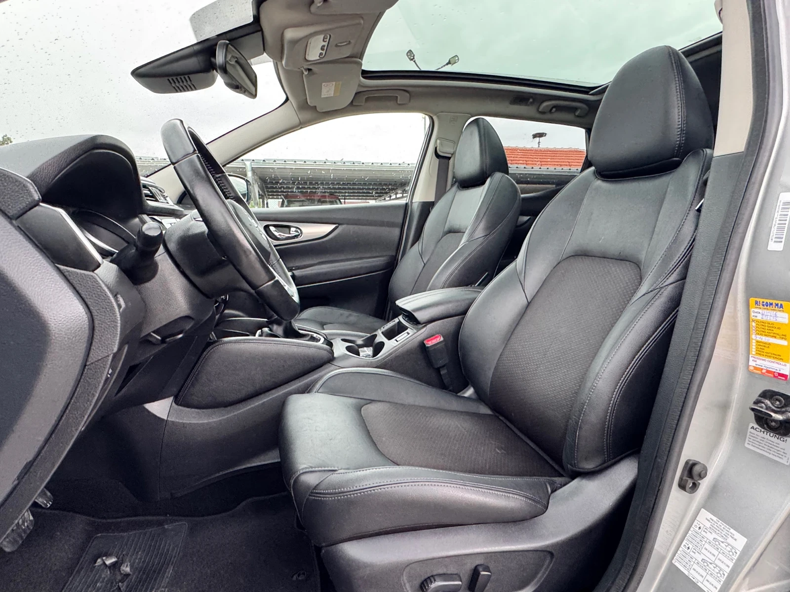 Nissan Qashqai 1.7DCI 4x4 АВТОМАТ КОЖА ПАНОРАМА НАВИГАЦИЯ, снимка 8 - Автомобили и джипове - 54479196