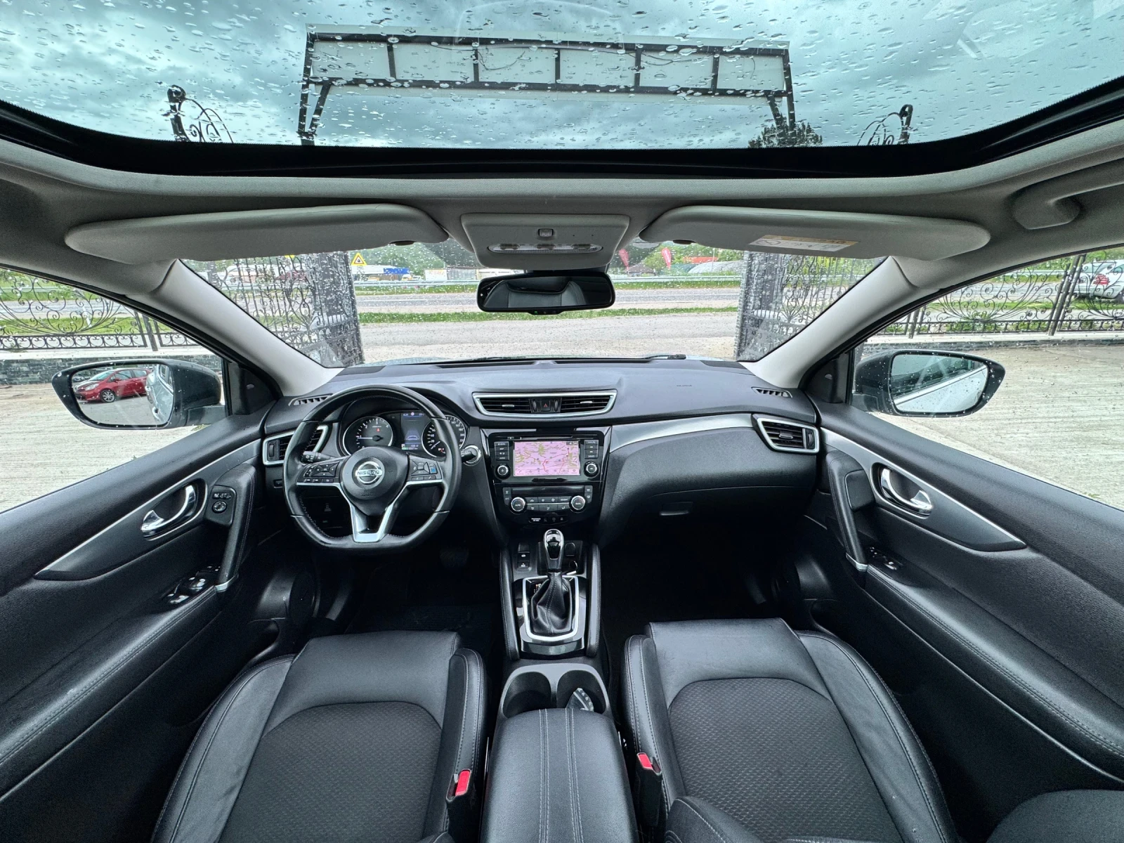 Nissan Qashqai 1.7DCI 4x4 АВТОМАТ КОЖА ПАНОРАМА НАВИГАЦИЯ, снимка 11 - Автомобили и джипове - 54479196