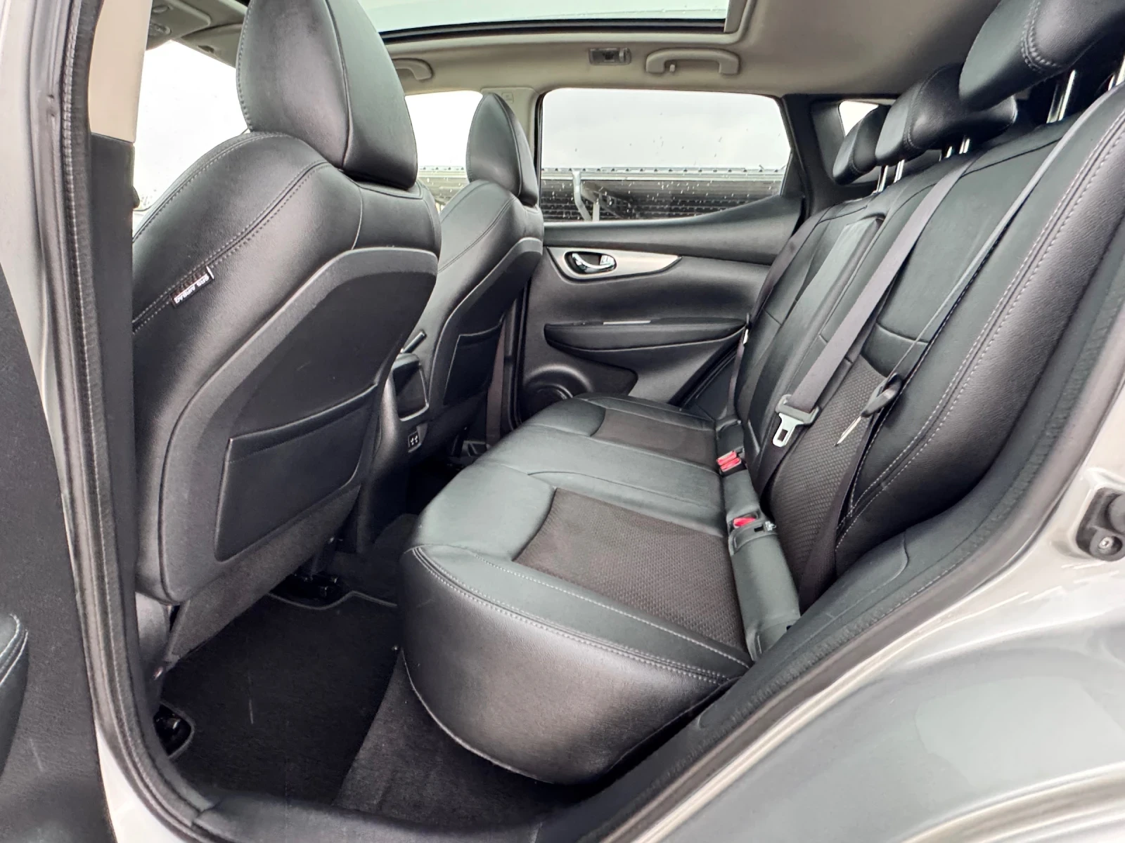 Nissan Qashqai 1.7DCI 4x4 АВТОМАТ КОЖА ПАНОРАМА НАВИГАЦИЯ, снимка 9 - Автомобили и джипове - 54479196