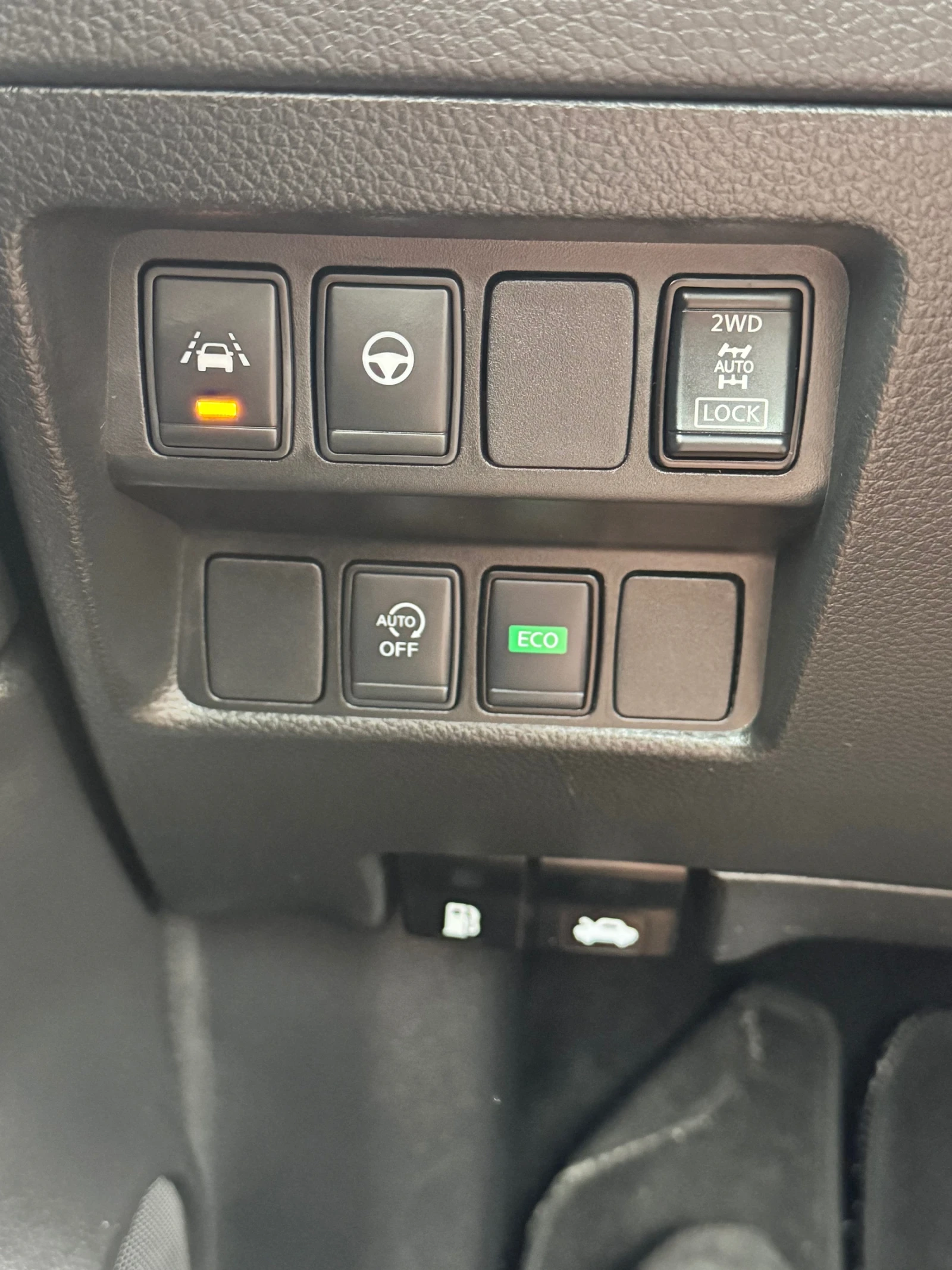 Nissan Qashqai 1.7DCI 4x4 АВТОМАТ КОЖА ПАНОРАМА НАВИГАЦИЯ, снимка 15 - Автомобили и джипове - 54479196