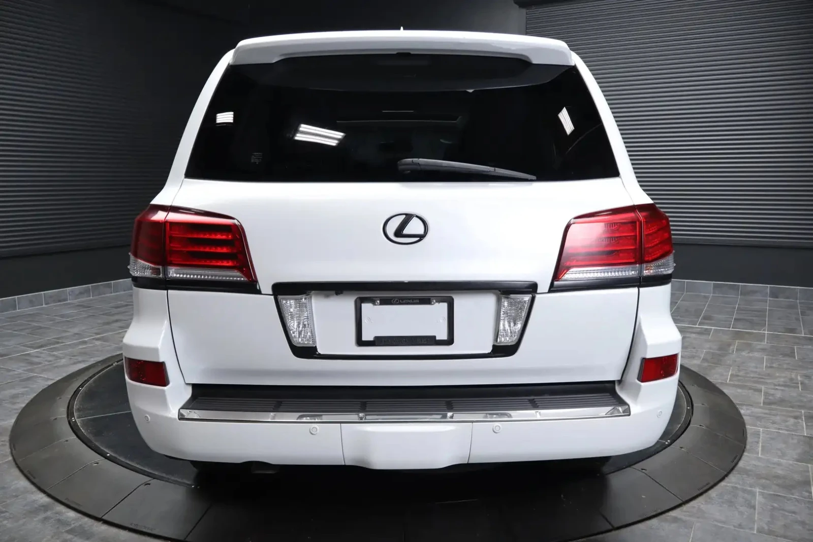 Lexus LX 570 BASE STANDART PACK * * CARFAX * * 7 МЕСТА * * , снимка 6 - Автомобили и джипове - 54569273