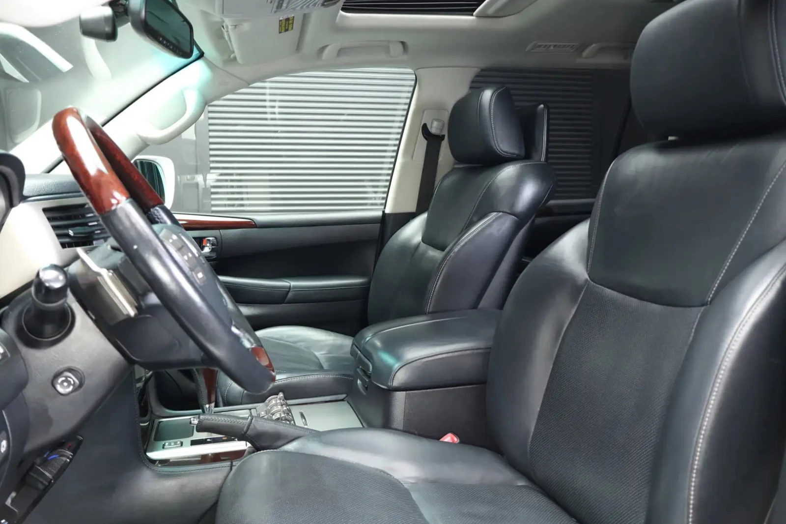 Lexus LX 570 BASE STANDART PACK * * CARFAX * * 7 МЕСТА * * , снимка 9 - Автомобили и джипове - 54569273