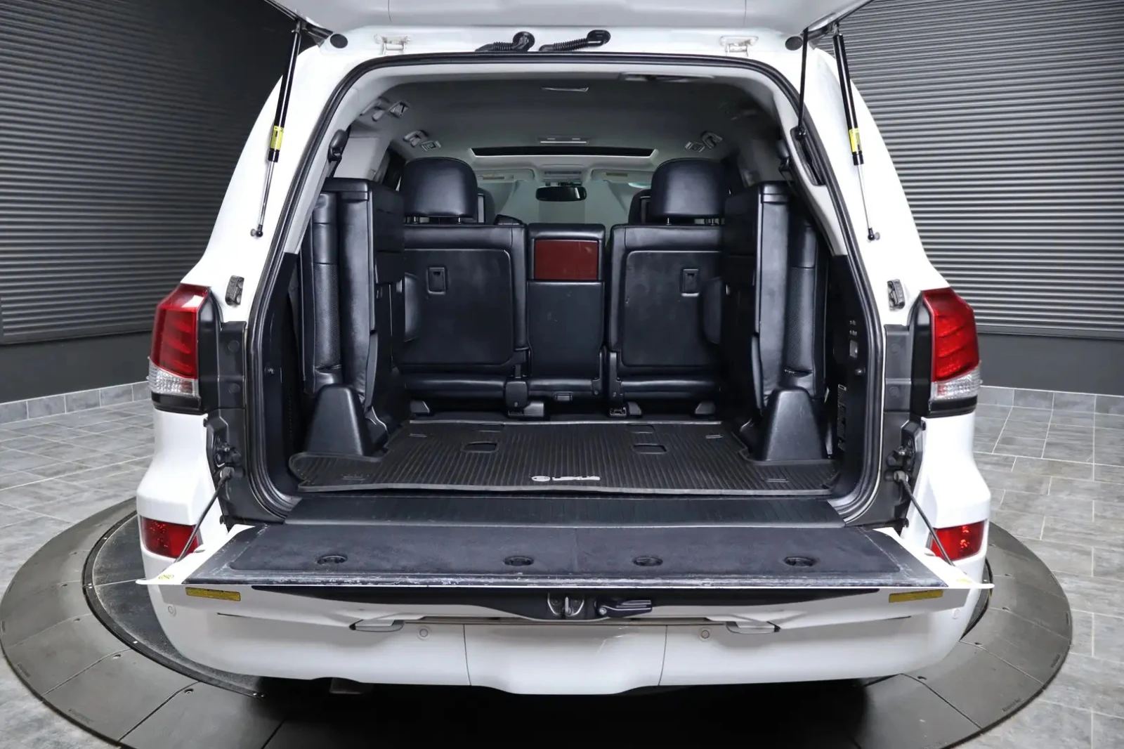 Lexus LX 570 BASE STANDART PACK * * CARFAX * * 7 МЕСТА * * , снимка 17 - Автомобили и джипове - 54569273