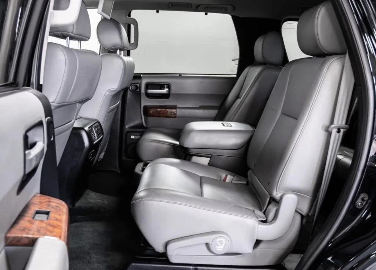 Toyota Sequoia PLATINUM * 4X2 * 5.7 V8 * 2018 * 7 ����� * CARFAX | Mobile.bg � ����������� 15