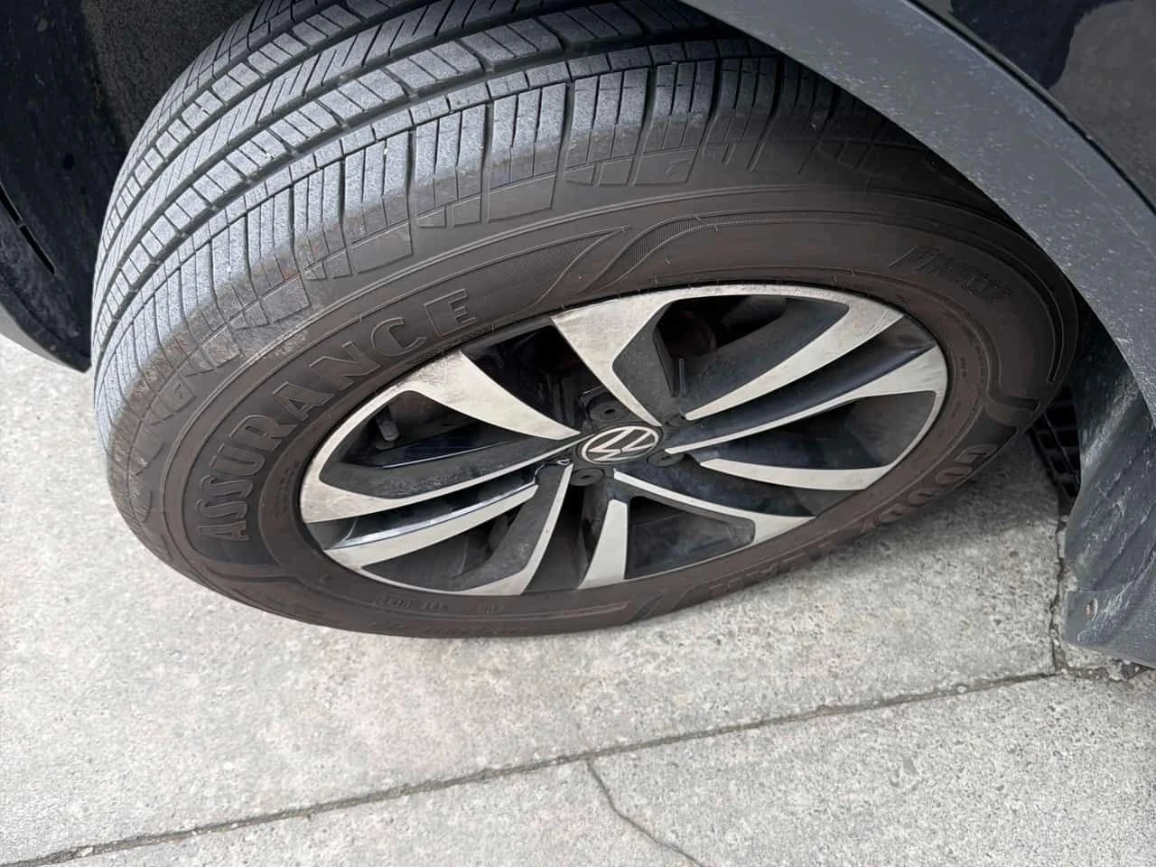 VW Tiguan * Trendline * ГЛАВНО ПРЕДСТАВИТЕЛСТВО* , снимка 6 - Автомобили и джипове - 54833709