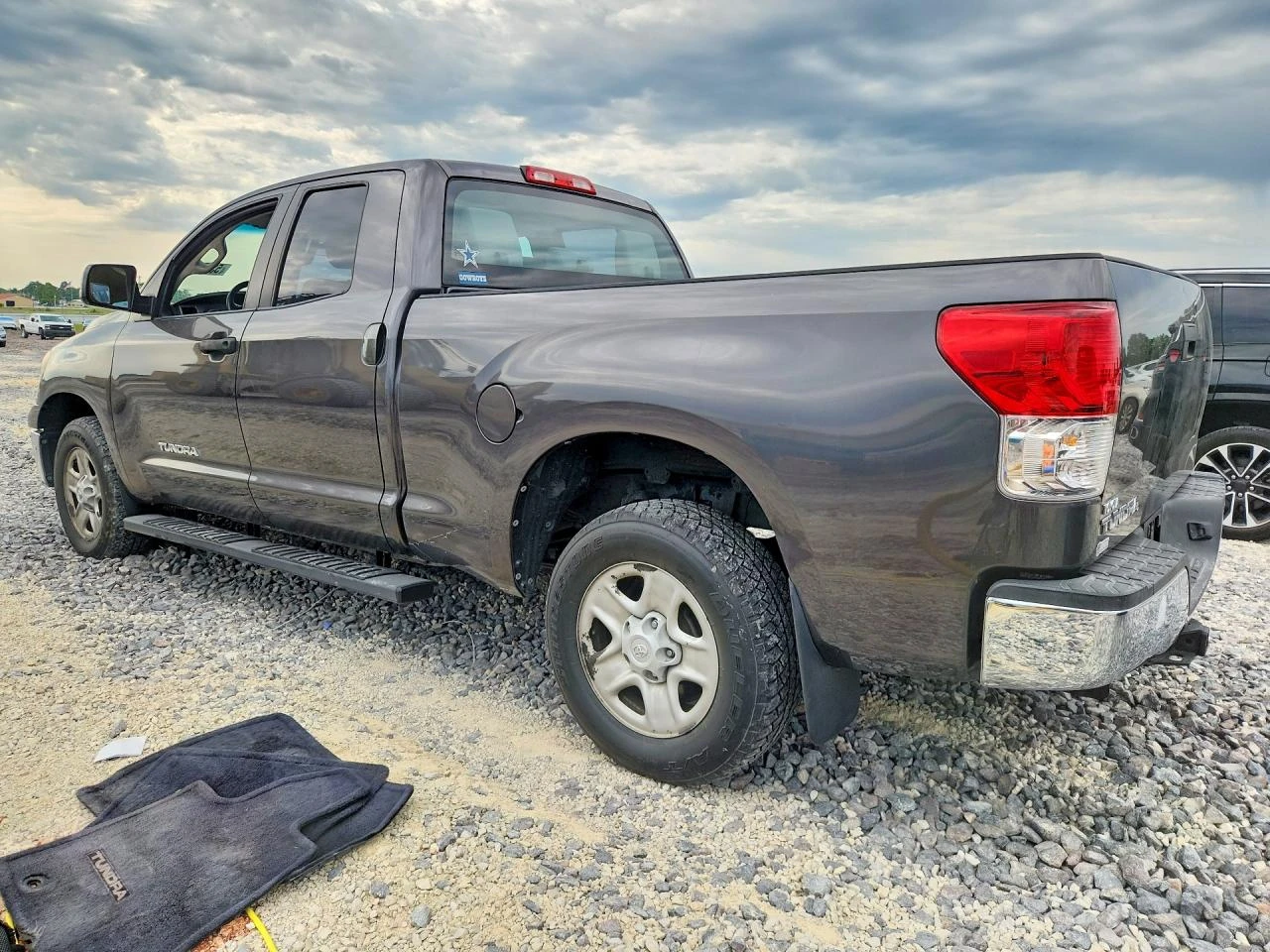 Toyota Tundra 4.6l Double Cab Sr5, снимка 2 - Автомобили и джипове - 54883544